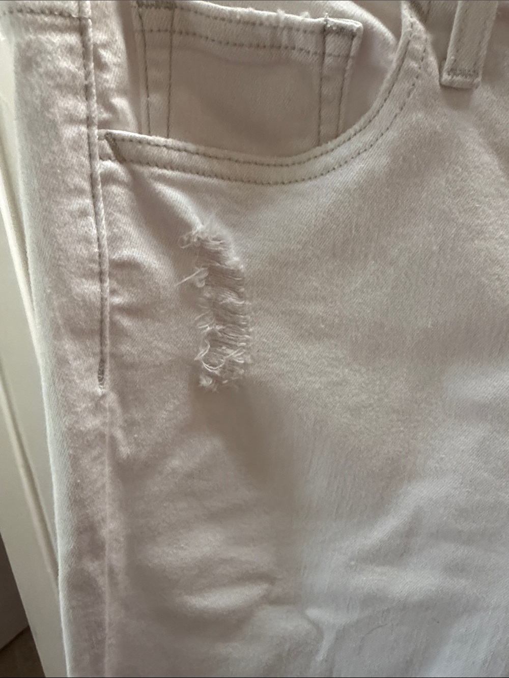 Joe's Jeans White Distressed Wide-Leg Jeans size 28 like new - Picture 6 of 10